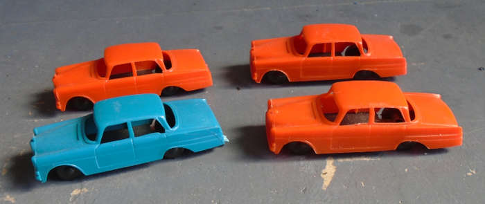 LIMA HO SCALE - 4 X MERCEDES BENZ CARS