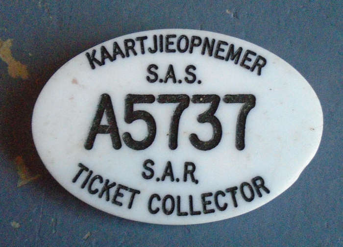 SAR TICKET COLLECTOR A5737 BADGE - 50 X 35 mm