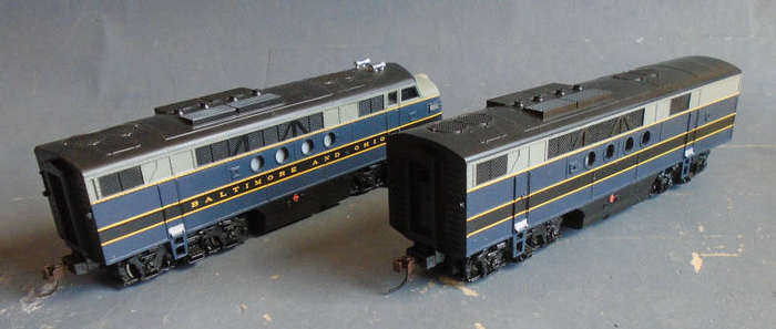 BACHMANN HO SCALE - B&O FT-A DIESEL LOCO & FTG-B UNIT, B UNIT HAS DCC FITTED, BOXED