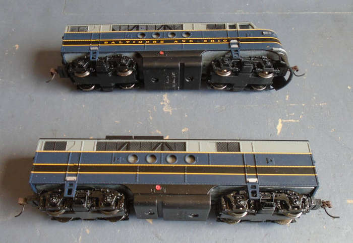 BACHMANN HO SCALE - B&O FT-A DIESEL LOCO & FTG-B UNIT, B UNIT HAS DCC FITTED, BOXED