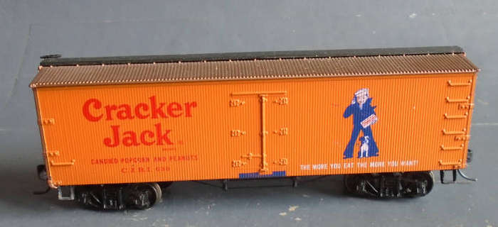ROUNDHOUSE HO SCALE - CRACKER JACK CLOSED GOODS WAGON