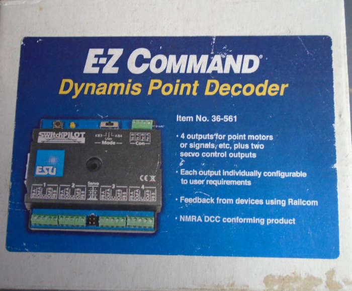 BACHMANN COMPLETE E-Z COMMAND DCC SET, WITH BOOSTER & REMOTE CONTROLS AS PER FOTOS, ALL BOXED