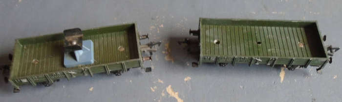 FLEISCHMANN HO SCALE - DB KRUPP-ARDELT CRANE CAR WITH TWO WAGONS, INCLUDES CRANK HANDLE