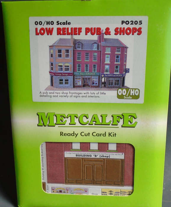 METCALFE HO SCALE - LOW RELIEF PUB & SHOPS, CARDED