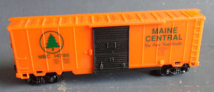 LIFE-LIKE HO SCALE - MAINE CENTRAL GOODS WAGOON
