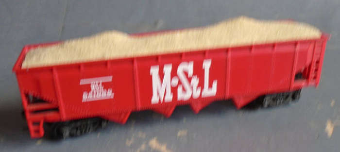 BACHMANN HO SCALE -M.StL ORE HOPPER