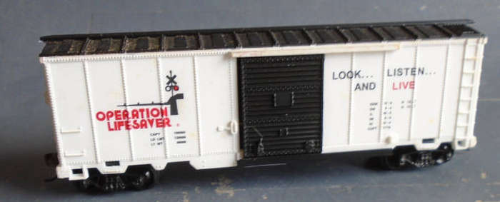 BACHMANN HO SCALE - OPERATION LIFESAVER BOX CAR