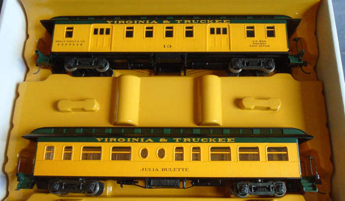 ROUNDHOUSE HO SCALE - VIRGINIA & TRUCKEE OVERLAND SET, COMBINE,COACH, RPO BUSINESS CARS, BOXED