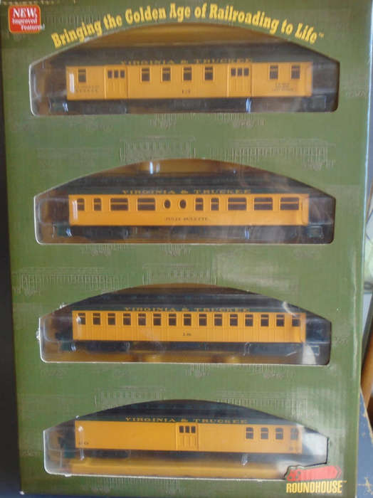 ROUNDHOUSE HO SCALE - VIRGINIA & TRUCKEE OVERLAND SET, COMBINE,COACH, RPO BUSINESS CARS, BOXED
