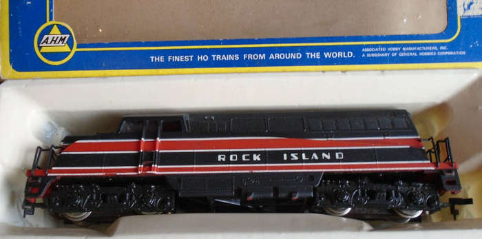 AHM HO SCALE - ROCK ISLAND DIESEL LOCO, BOXED