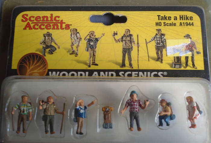 SCENIC ACCENTS HO SCALE - HIKERS, CAEDED