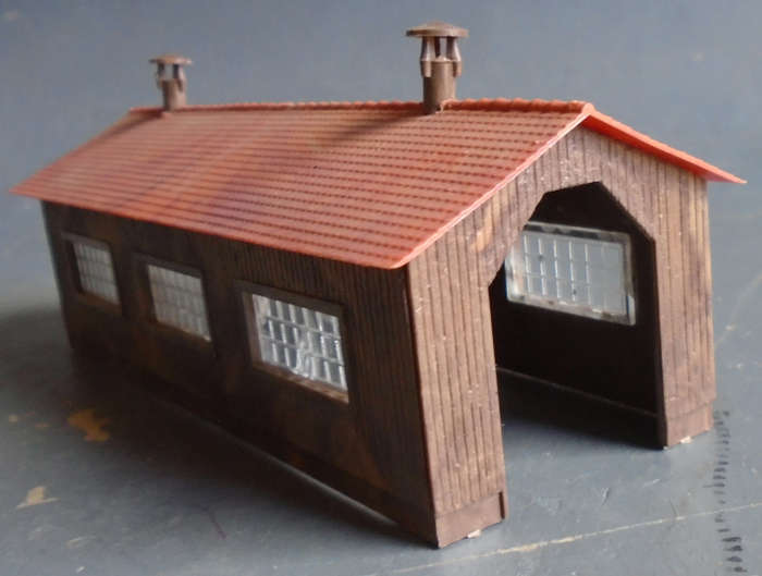 N SCALE - SINGLE ENGINE SHED, FOOTPRINT 125 X 45 mm