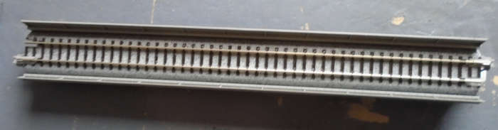 KATO N SCALE - S248 STRAIGHT TRACK WITH RISERS