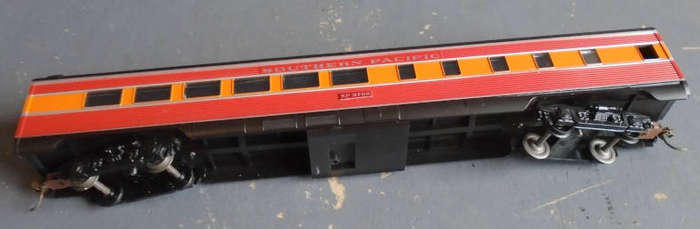 BACHMANN HO SCALE - SP PASSENGER COACH