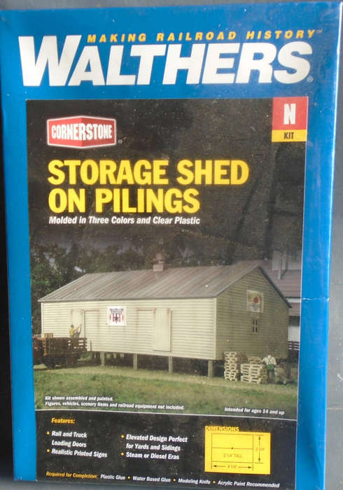 WALTHERS HO SCALE - STORAGE SHED ON PILINGS KIT, BOXED