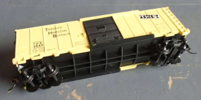 ROUNDHOUSE HO SCALE - TMB BOX CAR