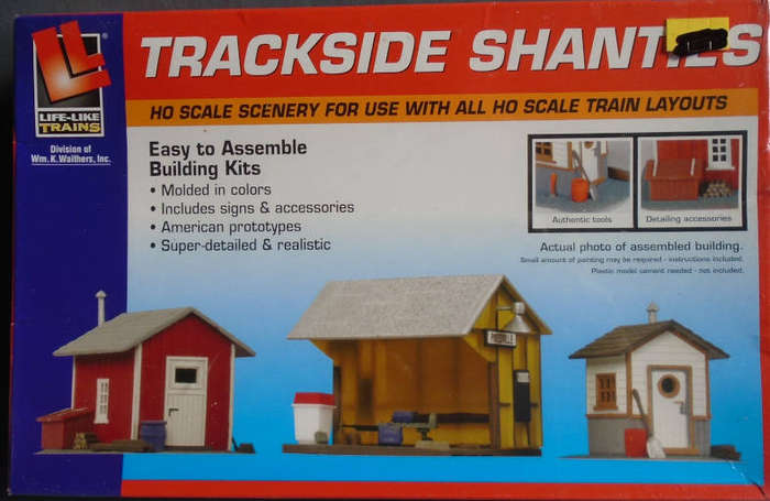 LIFE-LIKE HO SCALE - TRACKSIDE SHANTIES, BOXED