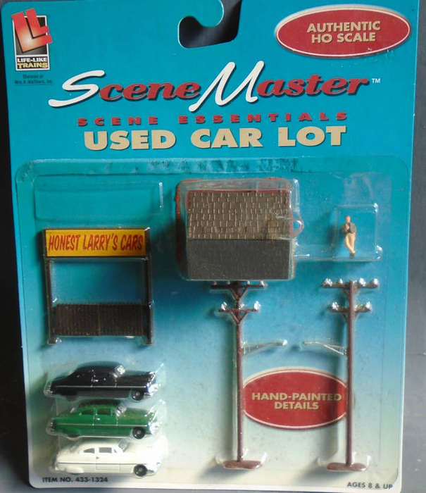 LIFE-LIKE HO SCALE - USED CAR LOT, CARDED
