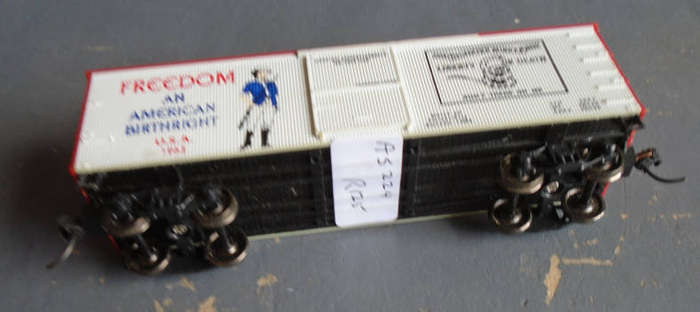 ROUNDHOUSE HO SCALE - FREEDOM USA 1963 GOODS WAGON