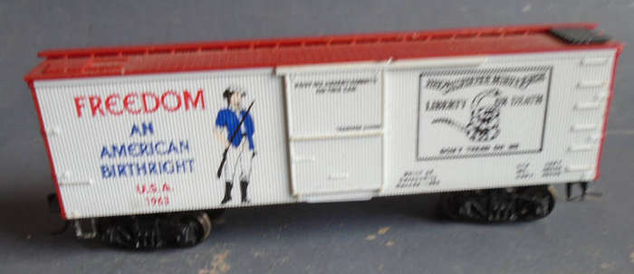ROUNDHOUSE HO SCALE - FREEDOM USA 1963 GOODS WAGON