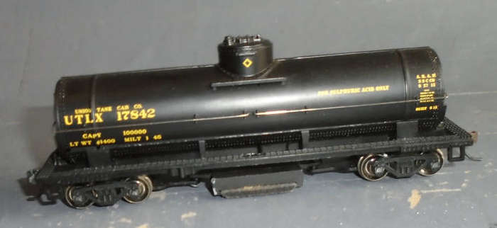 BACHMANN HO SCALE - UTLX TRACK CLEANING TANK WAGON