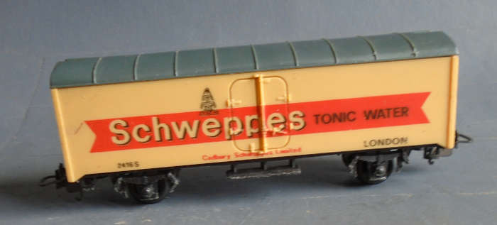 LIMA HO SCALE - SCHWEPPES GOODS WAGON