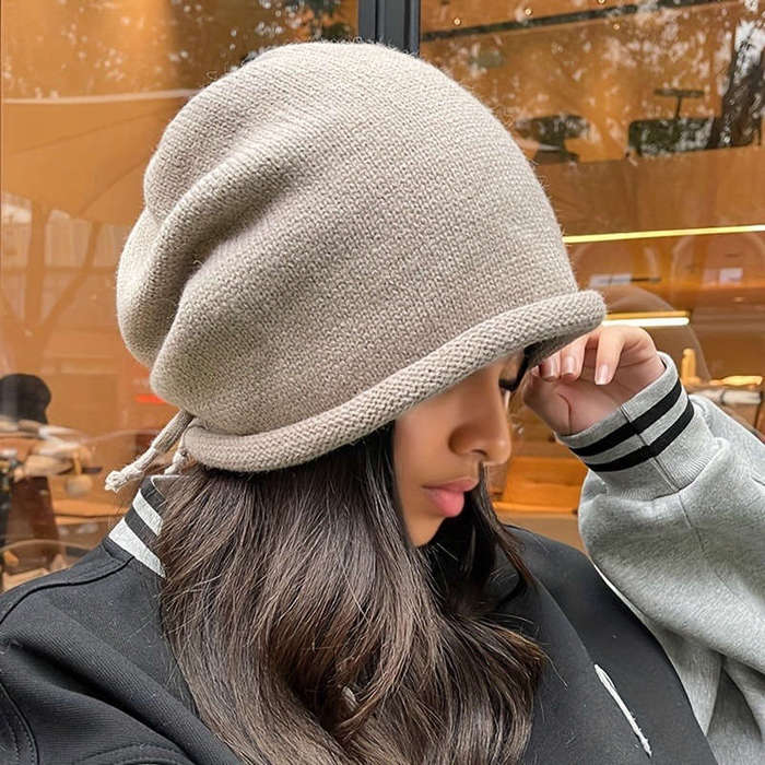 1 x Women's Cozy Knit Beanie