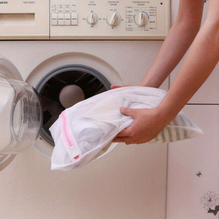 4-Pack Of Durable Polyester Mesh Laundry Bags With Zippers