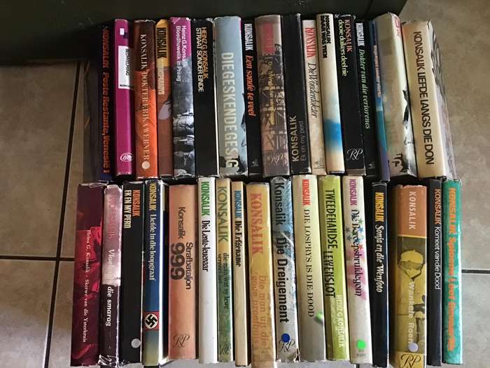 HEINZ G. KONSALIK 34 Boeke ( 32 hardeband en 2 sagteband)