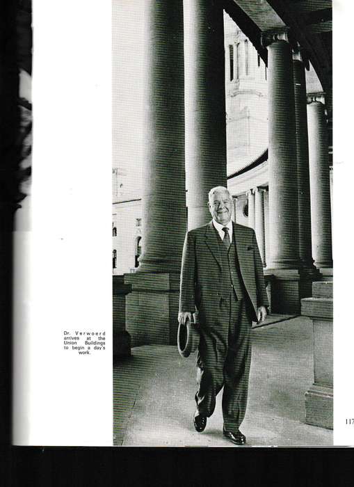 HENDRIK FRENSCH VERWOERD, FOTOBIOGRAFIE 1901-1966 * BEPERKTE OPLAAG VAN 400, DIE EEN NR. 146