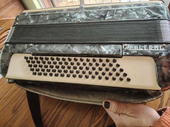 Palermo Accordion * STUNNING *