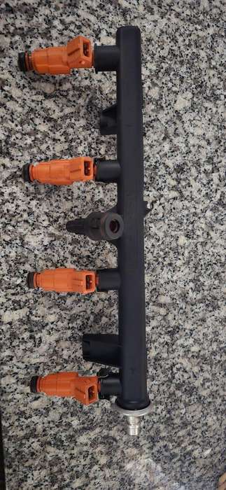 Alfa 156 2.0 Injectors and Fuel Rail