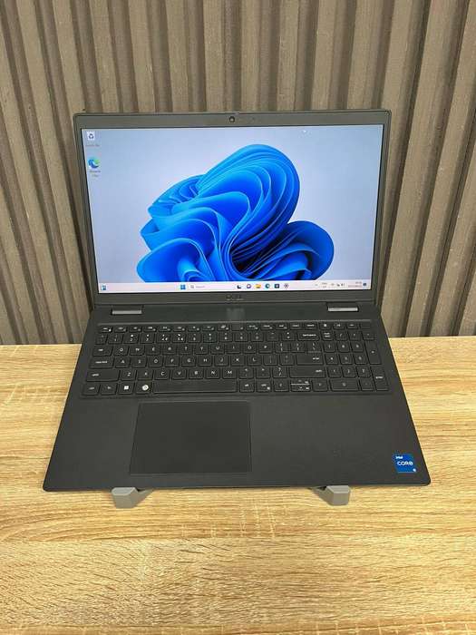 Dell Latitude 3520 Core i5 11th Gen