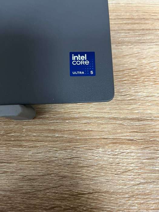 Dell Latitude 3550 Intel Core Ultra 5 125U