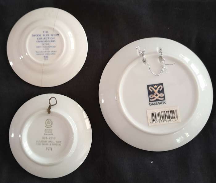 Decorative plates, set of three