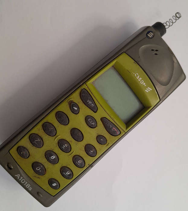 Ericsson A1018s Cellphone