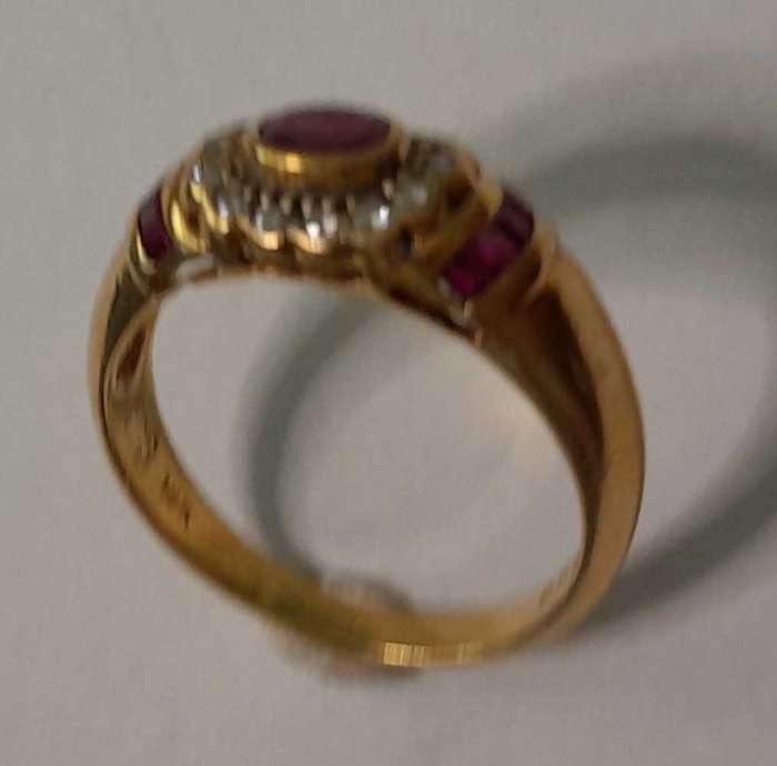 18 carat yellow gold diamond and ruby ring