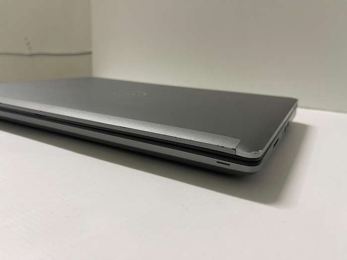 Dell Precision 15 7560 i7 11850H / 32GB/ 1TB SSD / 15.6 FHD Display / 4GB NVIDIA Dedicated Graphics