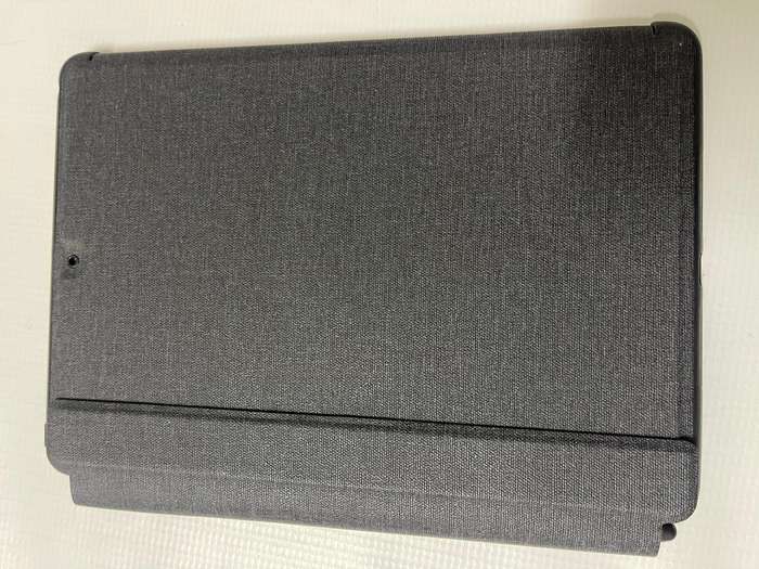 Apple iPad 10.2, 2021, 9th Gen WiFi 64GB Space Grey (No Finger ID) + Free Pouch + Charging Cable