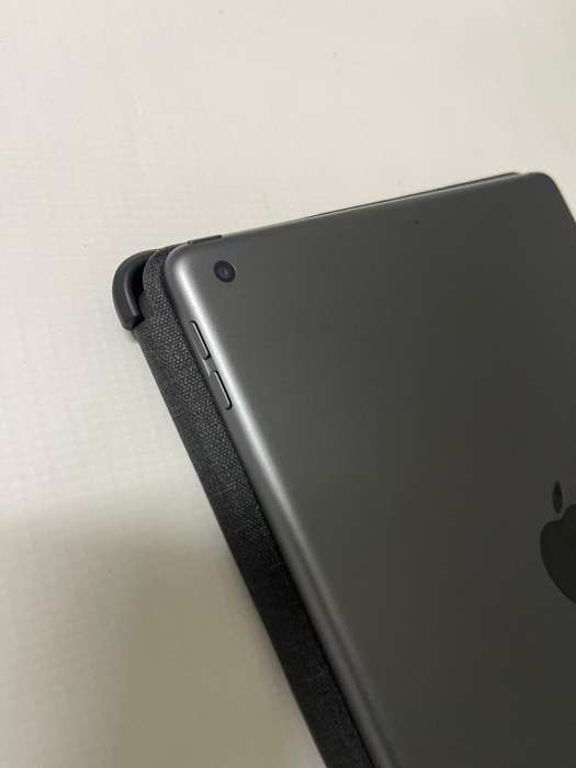 Apple iPad 10.2, 2021, 9th Gen WiFi 64GB Space Grey (No Finger ID) + Free Pouch + Charging Cable