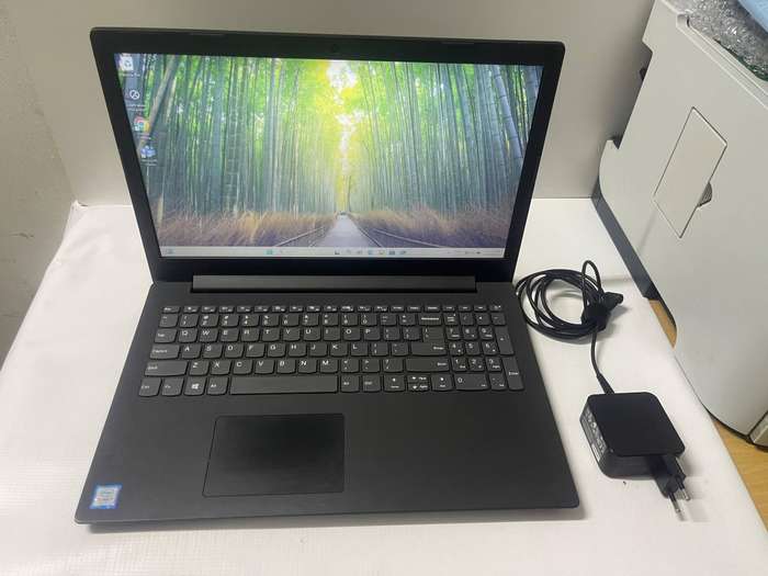 Lenovo Ideapad 130 8th Gen Intel Core i7-8550U / 8GB DDR4 RAM / 256GB SSD / 15.6" HD