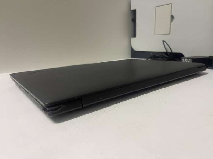 Lenovo Ideapad 130 8th Gen Intel Core i7-8550U / 8GB DDR4 RAM / 256GB SSD / 15.6" HD