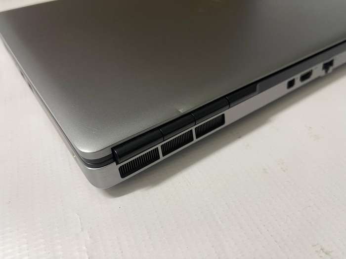 Dell Precision 15 7560 i7 11850H / 32GB/ 1TB SSD / 15.6 FHD Display / 4GB NVIDIA Dedicated Graphics