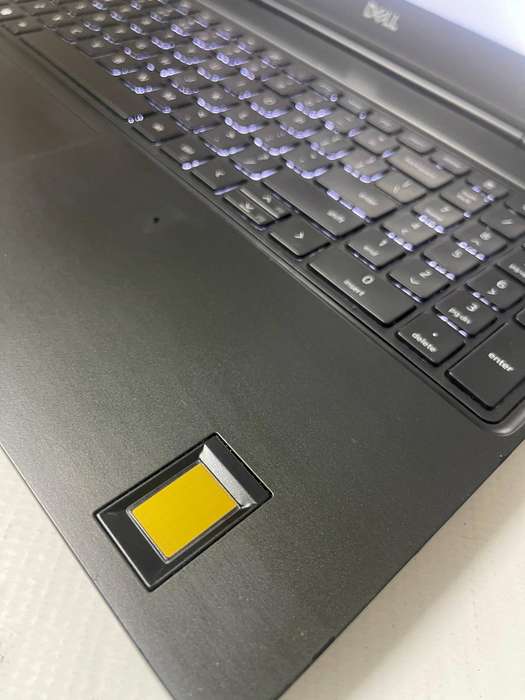 Dell Precision 15 7560 i7 11850H / 32GB/ 1TB SSD / 15.6 FHD Display / 4GB NVIDIA Dedicated Graphics