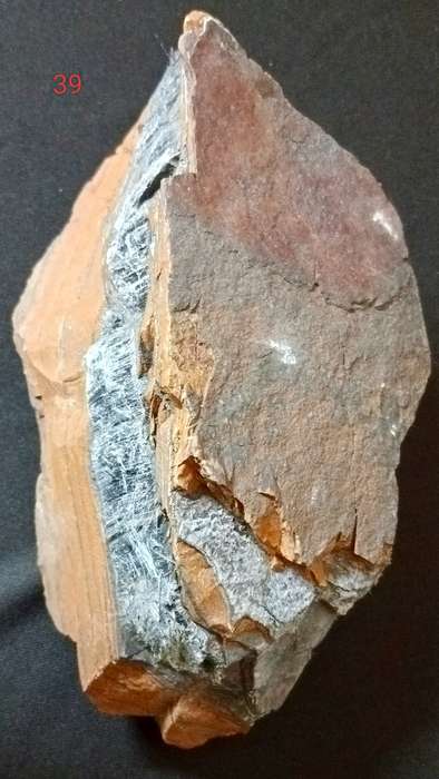 Tiger's Eye, yellow, raw over Crocidolite