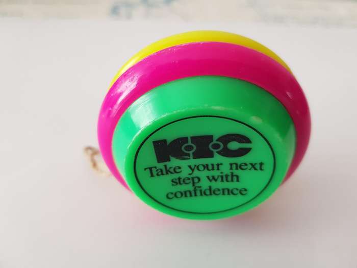 VINATGE & SUPER RARE ORIGINAL RUSSELL YO-YO ISSUED IN 1981 IN SUPPORT OF THE S.A.D.F.