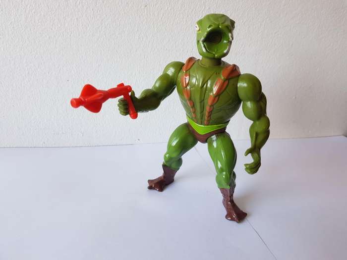 KOBRA KHAN FROM 1981 A MEMBER OF THE EVIL SKELETOR'S TEAM & MASTERS OF THE UNIVERSE -MOTU-MATTEL.
