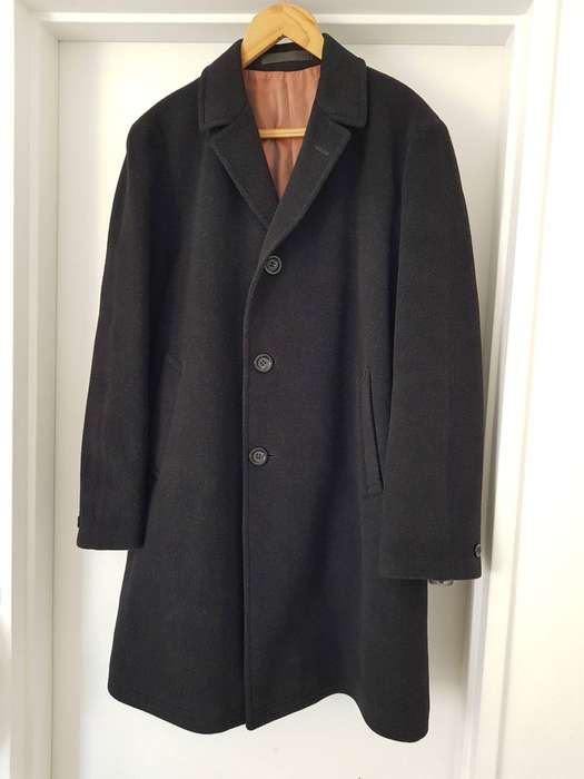 SMART MENS SINGLE BREASTED THREE-QUARTER WOOL COAT.