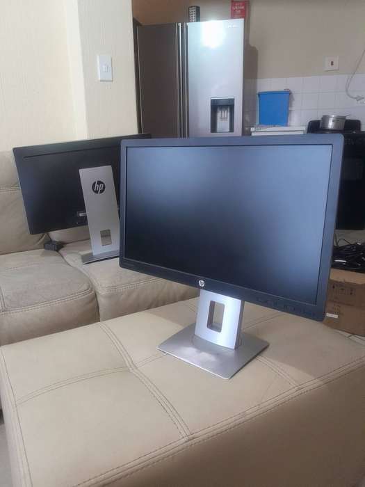 HP EliteDisplay E232 23" 16:9 IPS FHD Monitor (1920 x 1080 Resolution) VGA, Display Port and HDMI