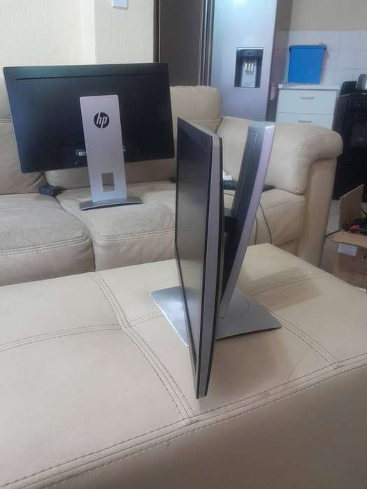 HP EliteDisplay E232 23" 16:9 IPS FHD Monitor (1920 x 1080 Resolution) VGA, Display Port and HDMI
